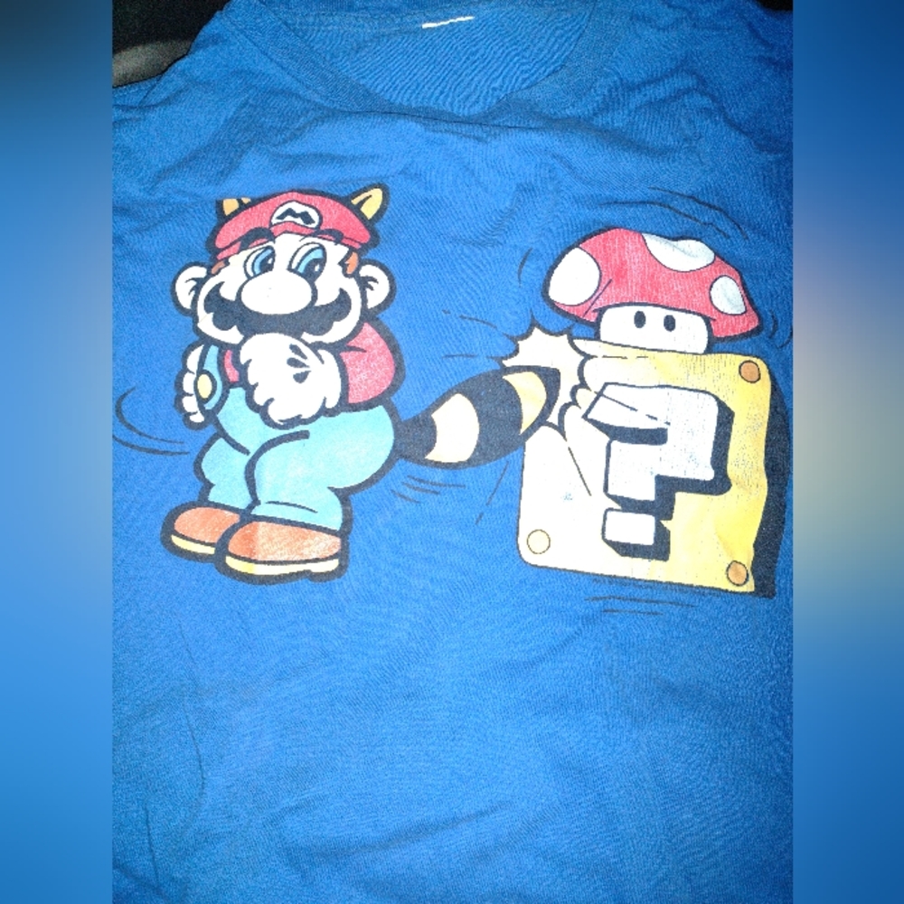 Vintage Mario brothers Nintendo T-shirt dated 2002